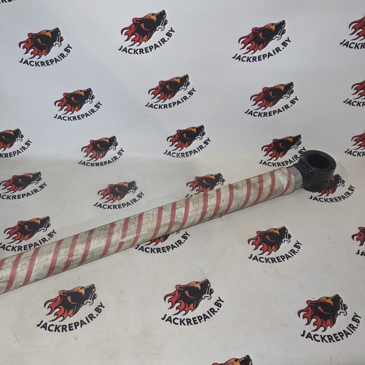 Шток заднего ковша JCB 590/40317