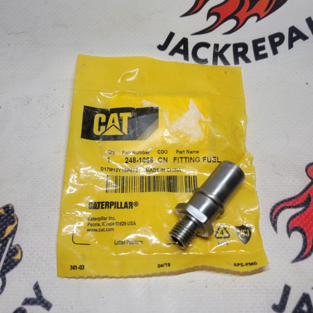 Фитинг топливный Cat 248-1066 Фитинг топливный Cat 248-1066