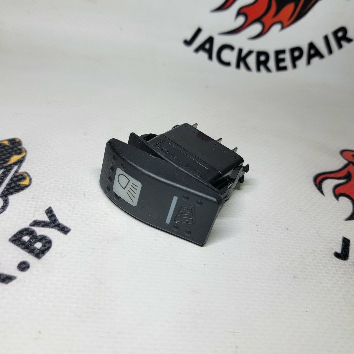 Переключатель рабочего освещения JCB 701/60000