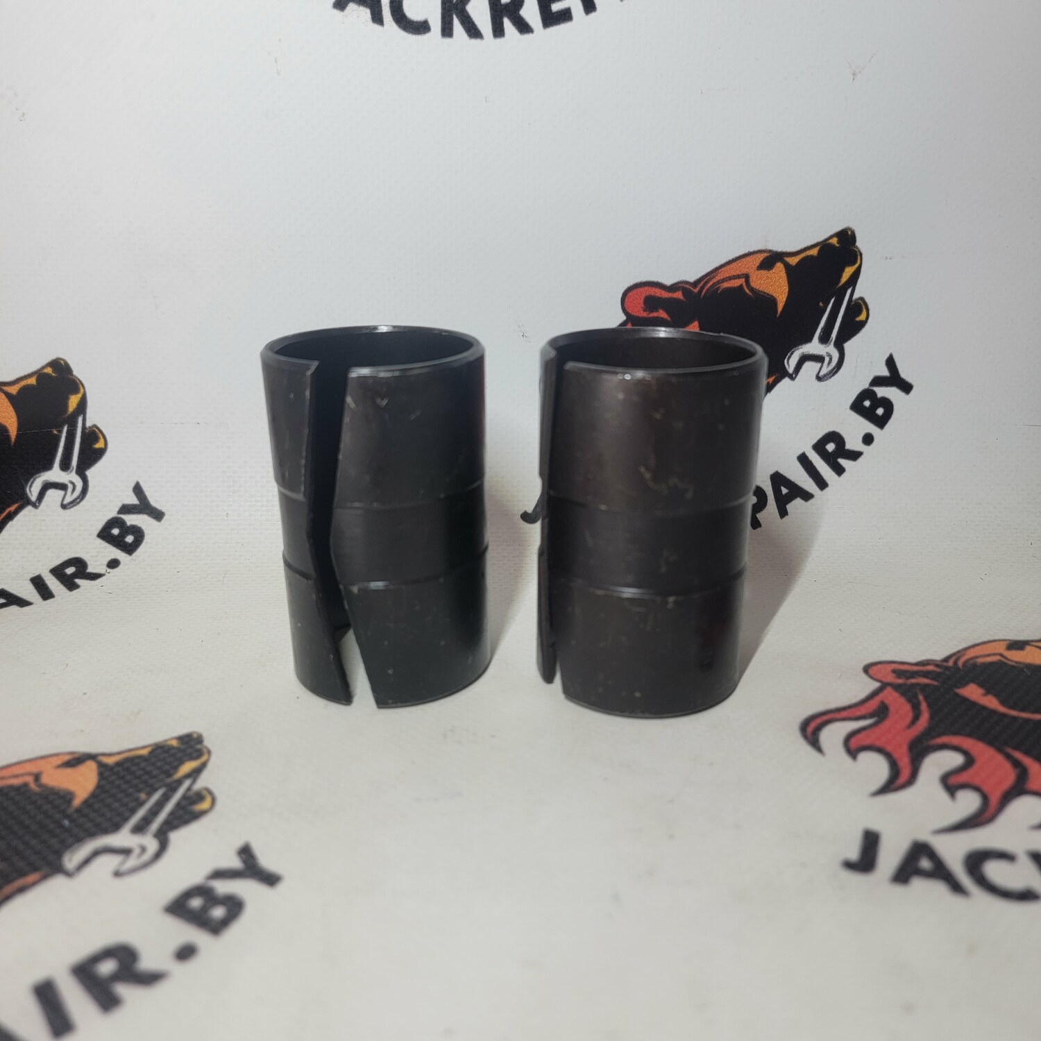 Втулка в основание гидроцилиндра челюсти JCB  1207/0019