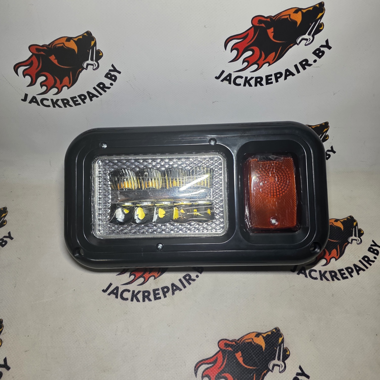 Фара левая MEX M068100