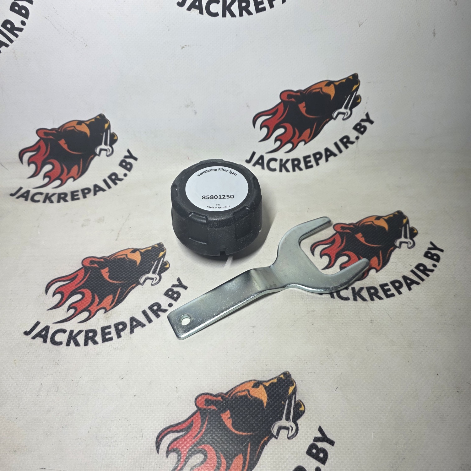 Крышка гидробака CNH 85813350